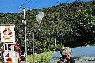 正！昨日赛后粉丝找林雨薇索要签名 林雨薇坚定表示：国旗不能签